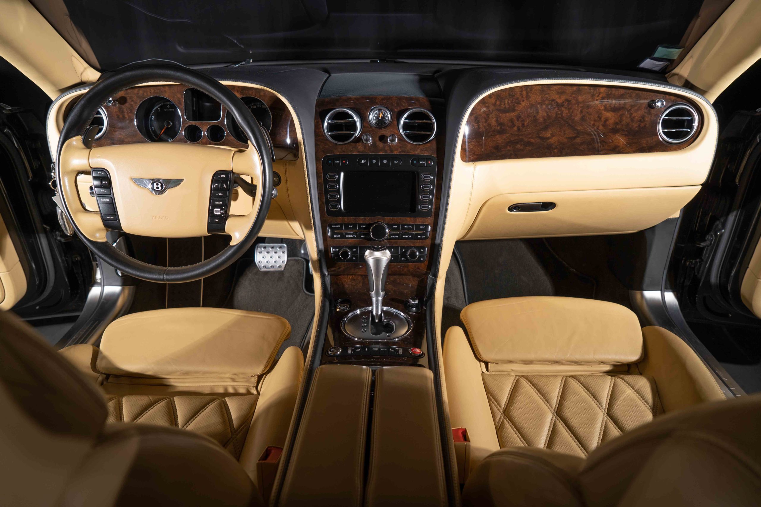 Bentley noire-16
