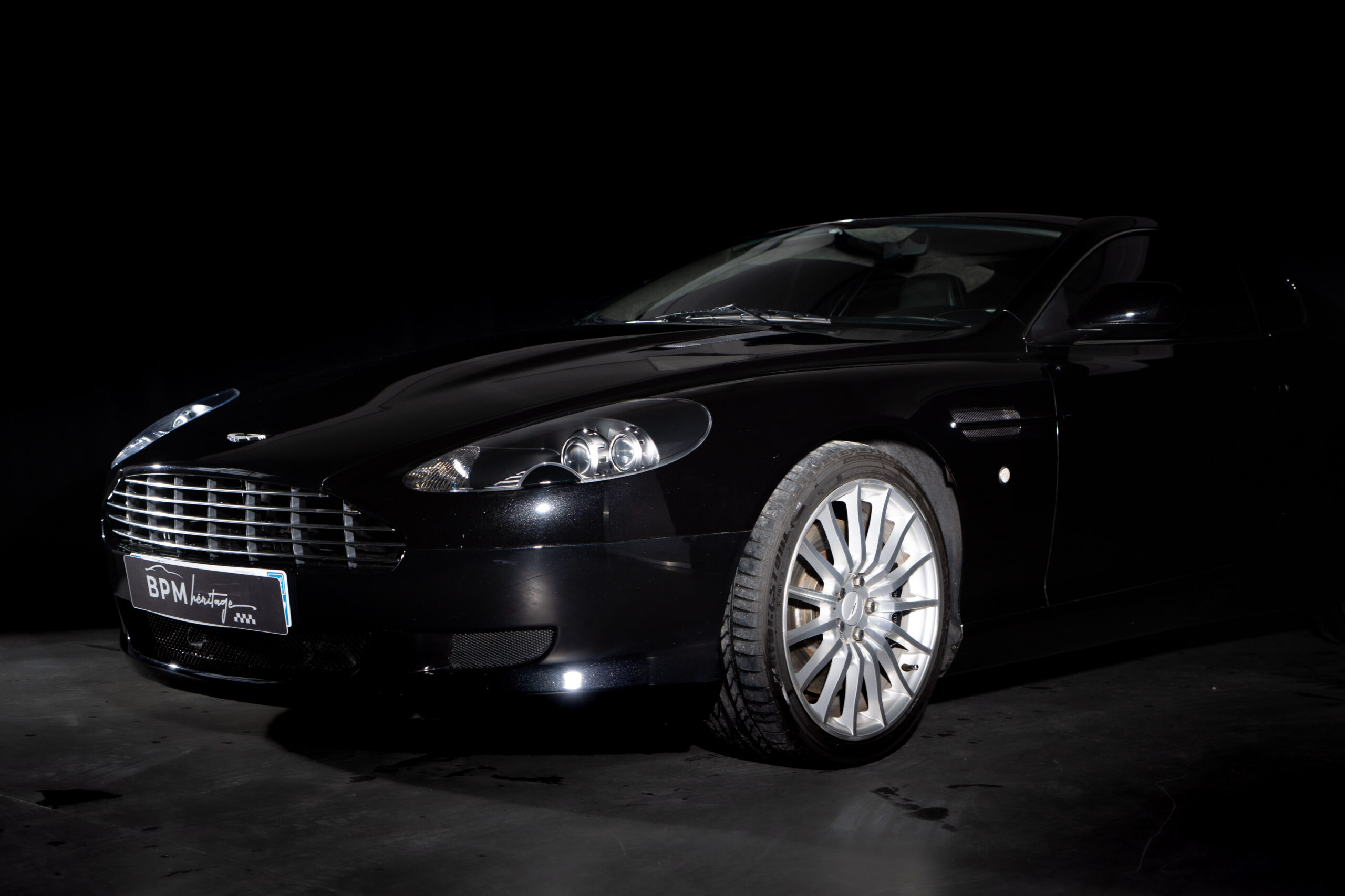 Aston-db9-noire-20