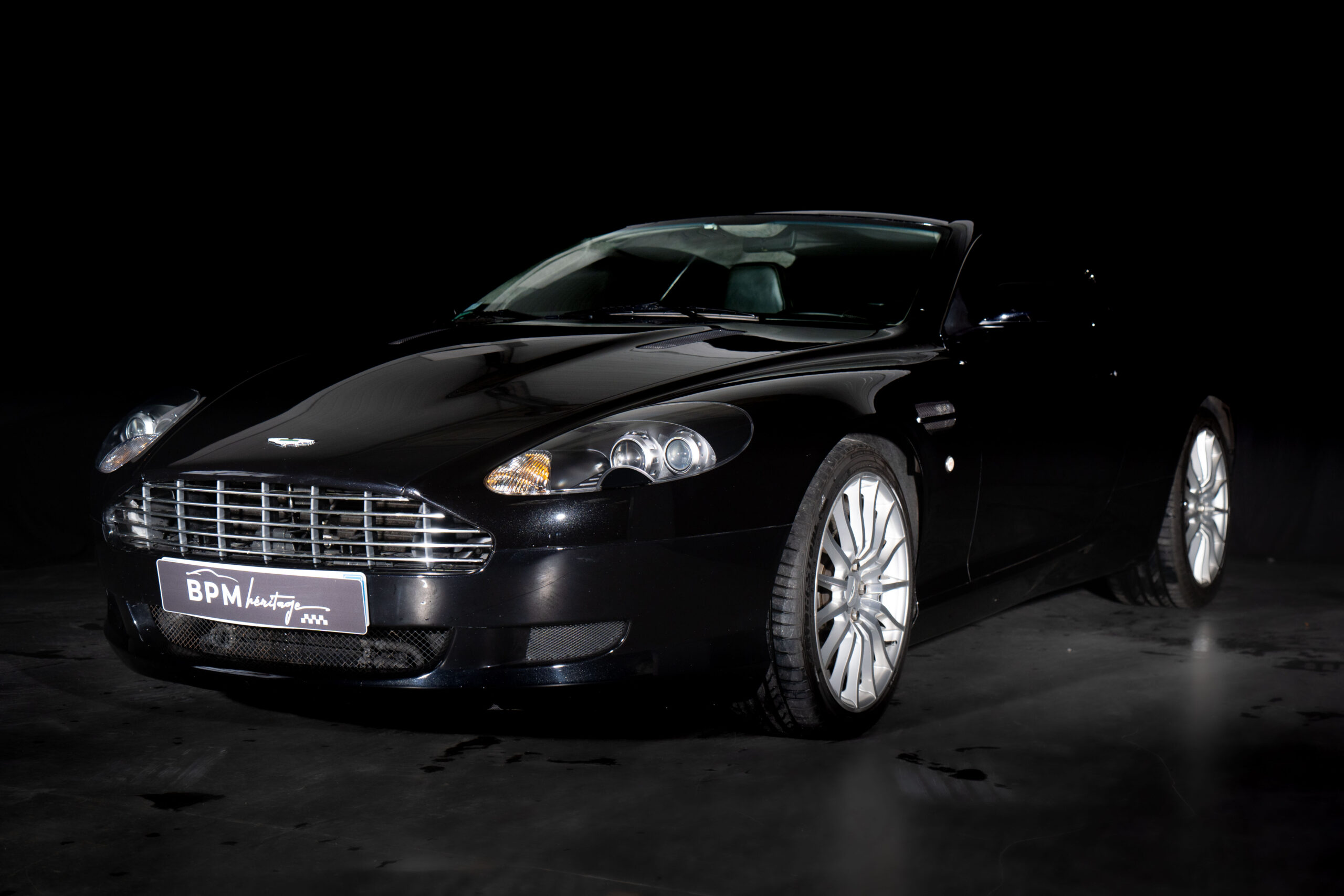 Aston-db9-noire-21