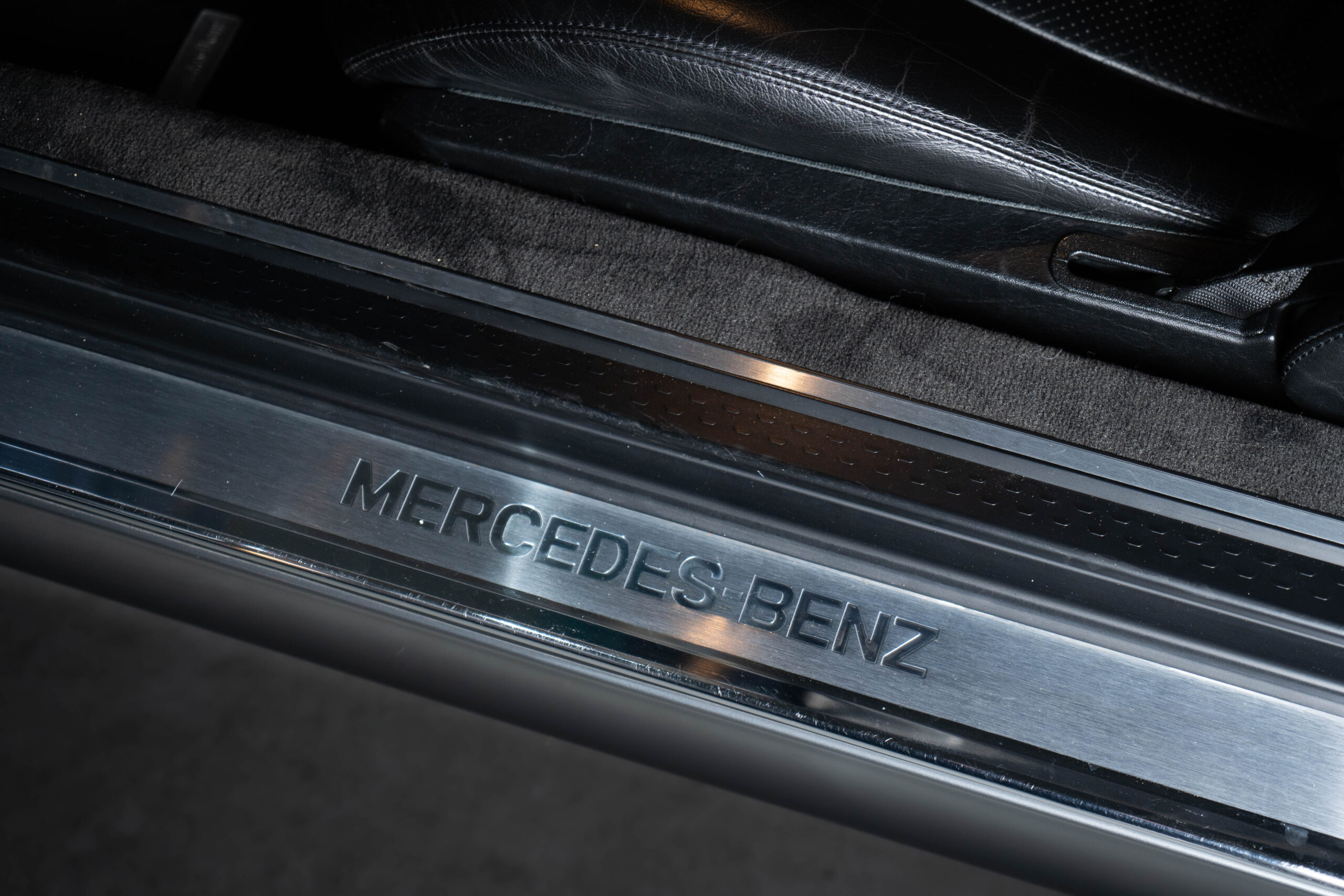 320_SL-Mercedes-11