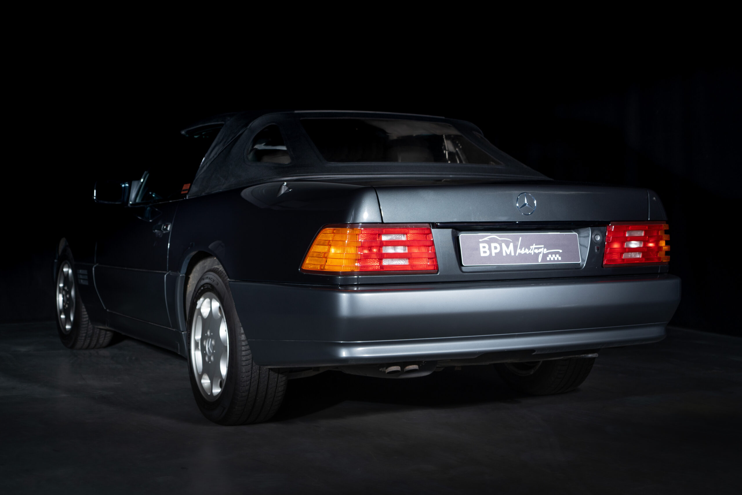 320_SL-Mercedes-9