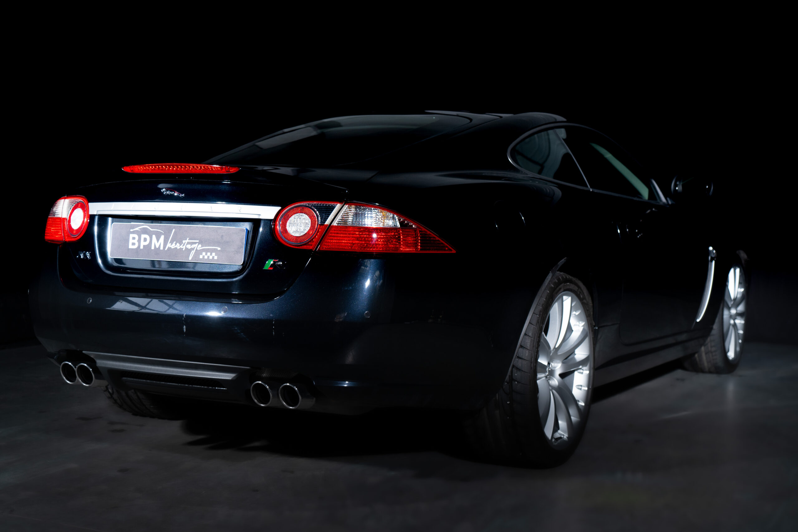 Jaguar-XKR-noire-22