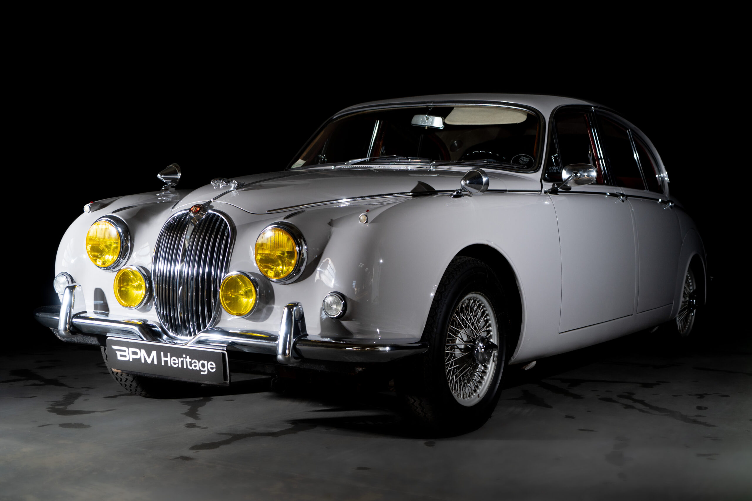 Jaguar MK2 Grise-20