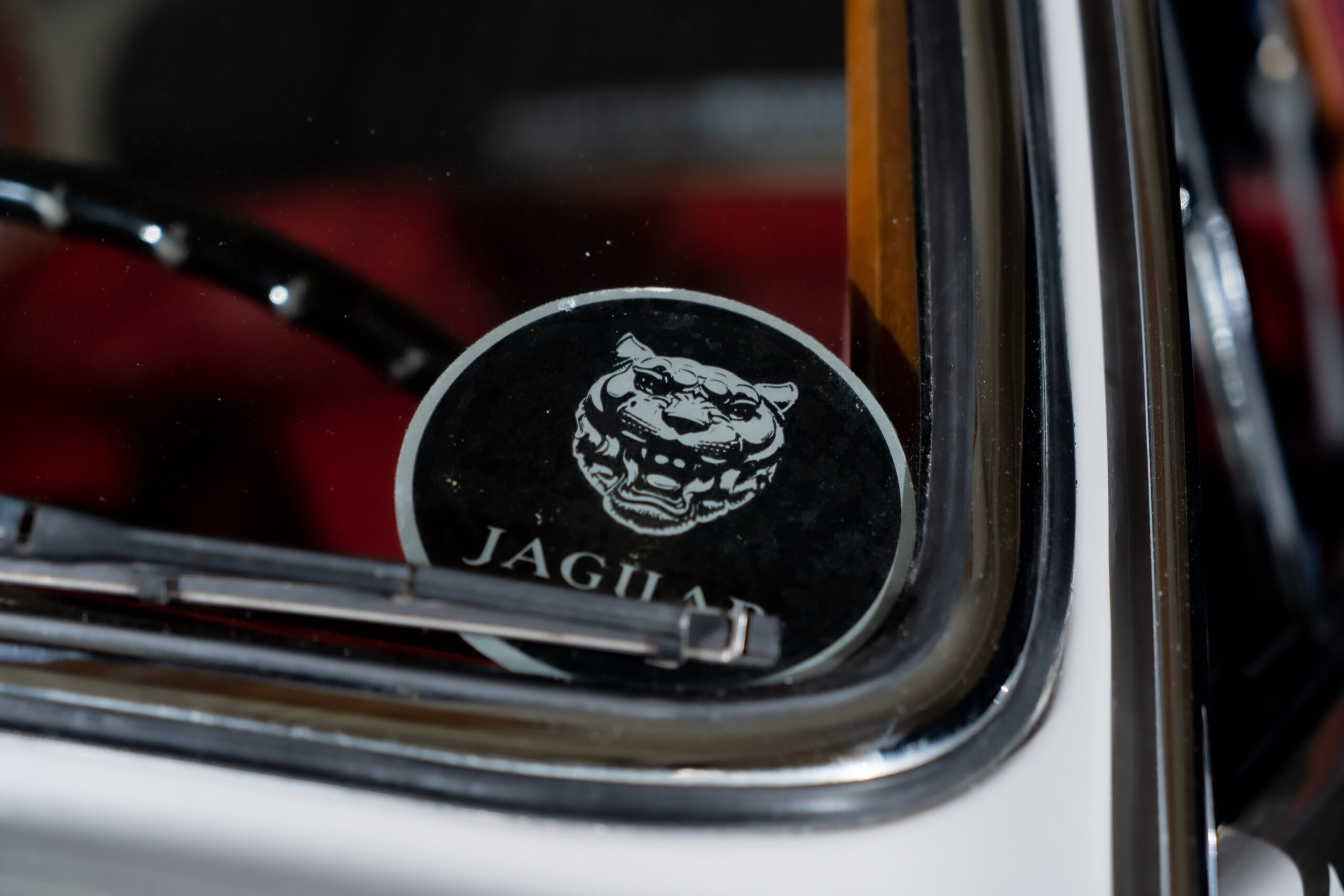 Jaguar MK2 Grise-23
