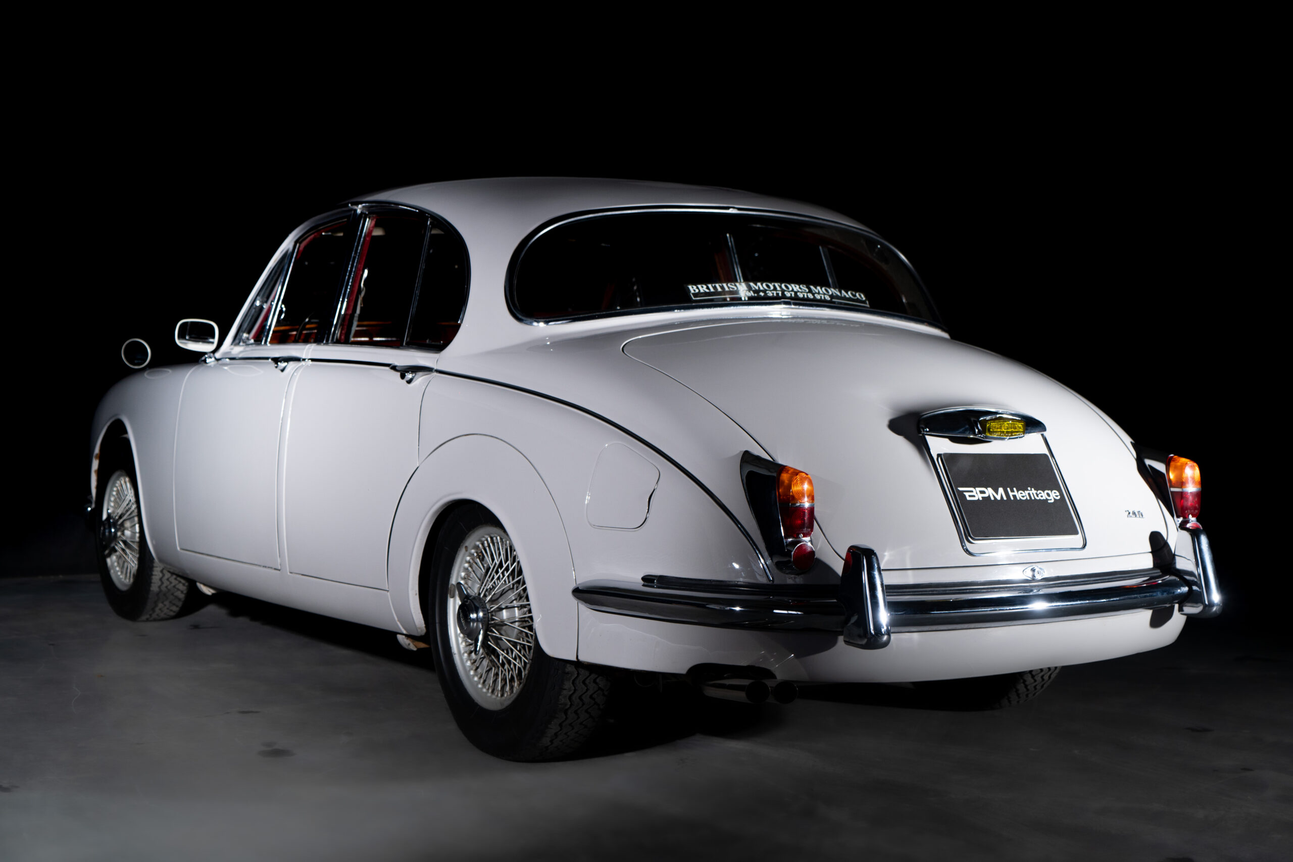 Jaguar MK2 Grise-79