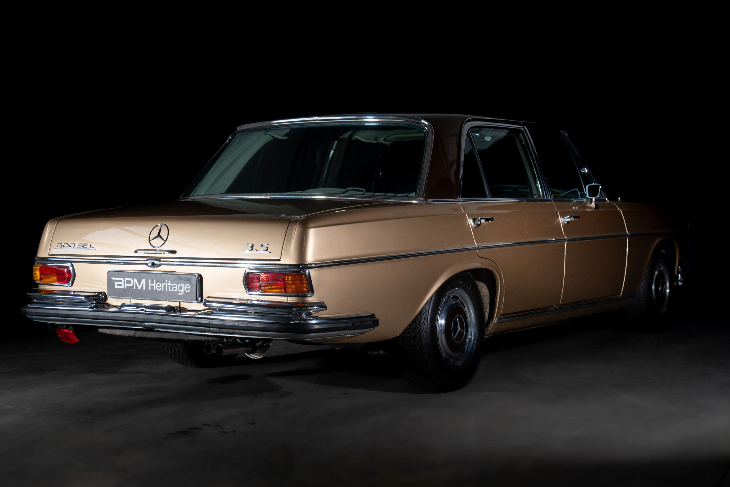 Mercedes 300 SEL 3.5 Dorée-32